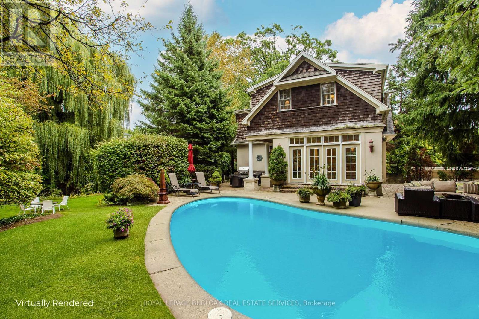 149 North Shore Boulevard E, Burlington, ON - Outdoor With In Ground Pool