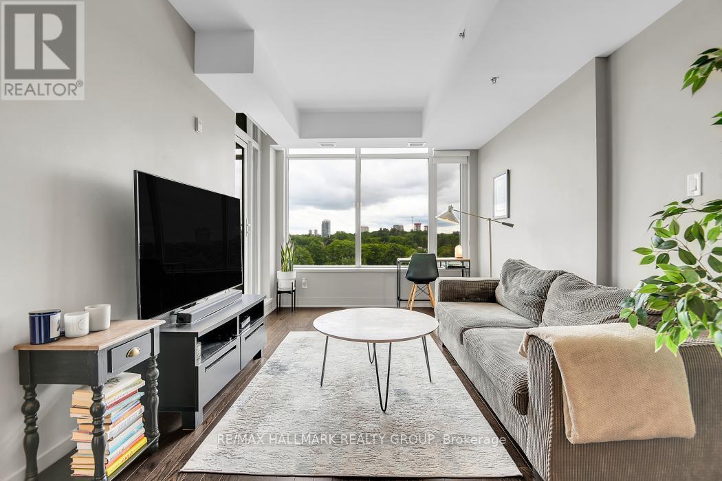 804 - 108 Richmond Road, Ottawa, ON - Indoor Photo Showing Living Room