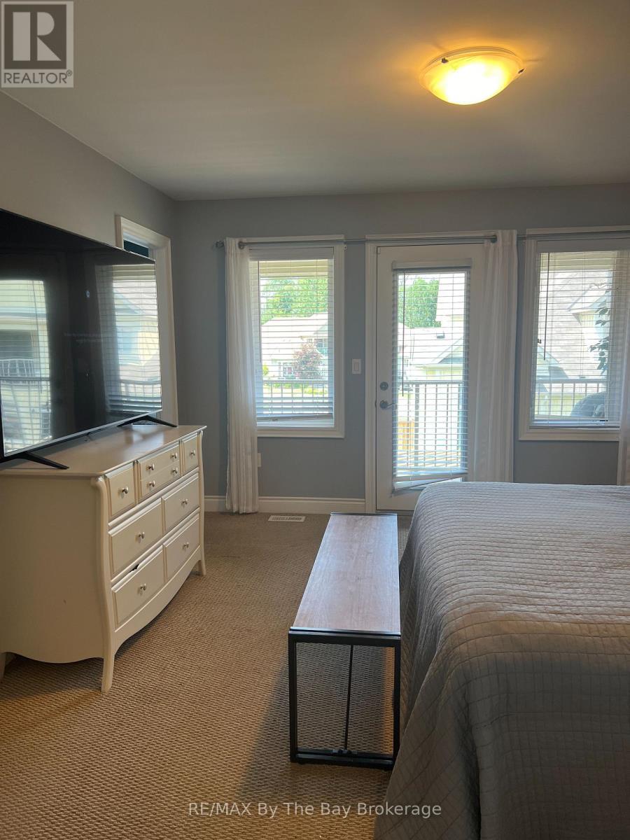 46 Sandy Coast Crescent, Wasaga Beach, ON - Indoor Photo Showing Bedroom