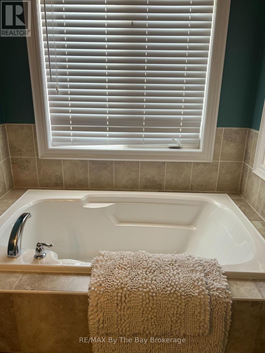 46 Sandy Coast Crescent, Wasaga Beach, ON - Indoor Photo Showing Bathroom