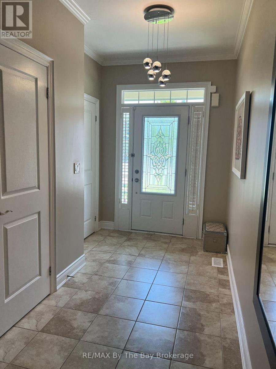 46 Sandy Coast Crescent, Wasaga Beach, ON - Indoor Photo Showing Other Room