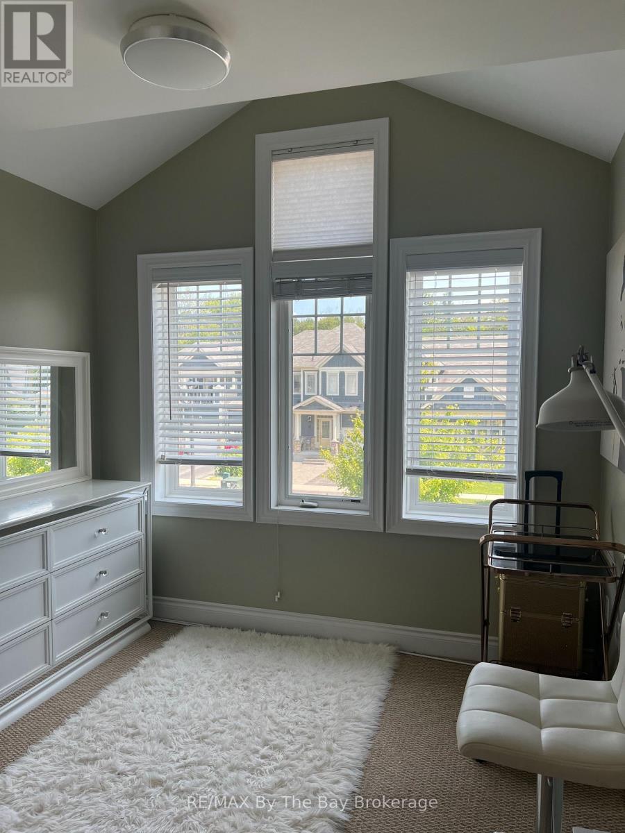 46 Sandy Coast Crescent, Wasaga Beach, ON - Indoor Photo Showing Bedroom