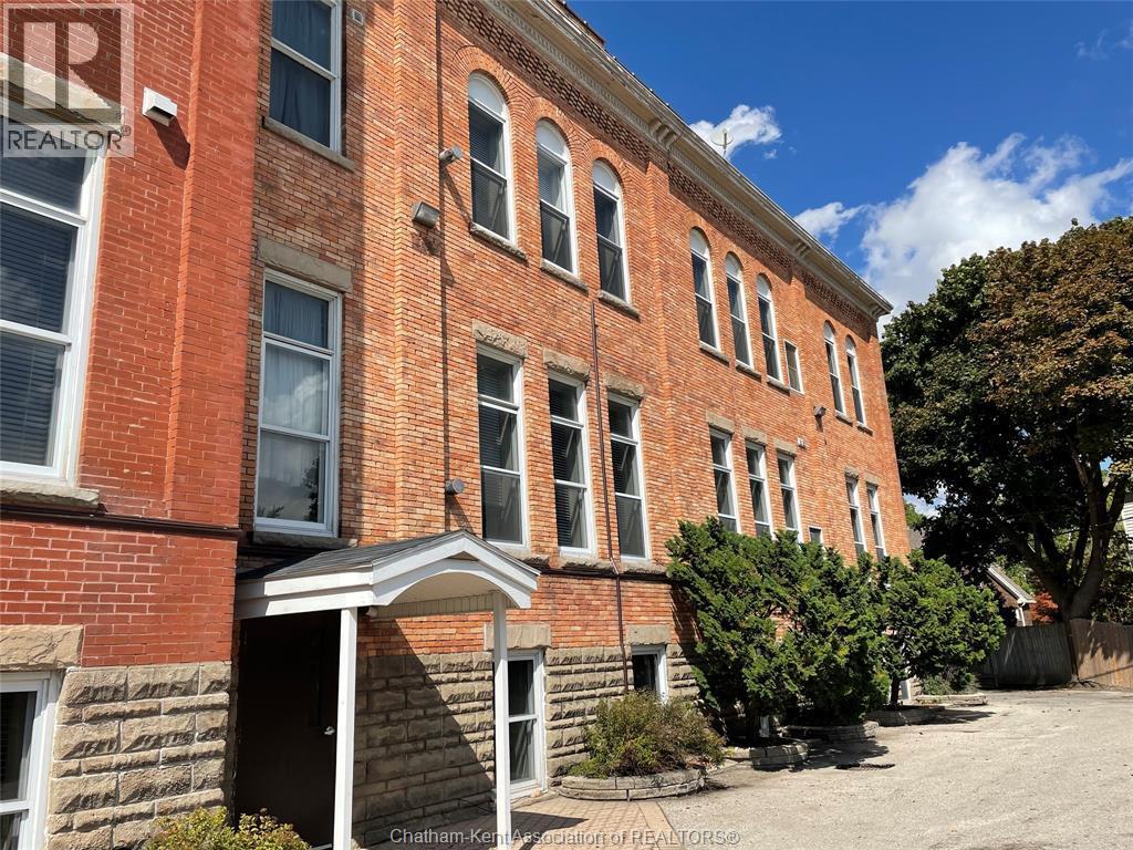 317 Queen Street Unit# 301, Chatham, ON - Outdoor