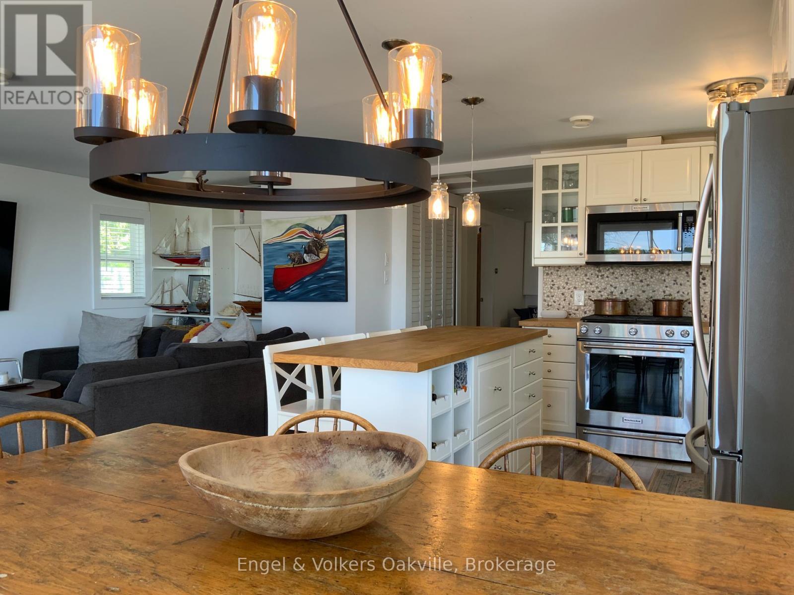 2234 Tiny Beaches Road S, Tiny, ON - Indoor Photo Showing Other Room