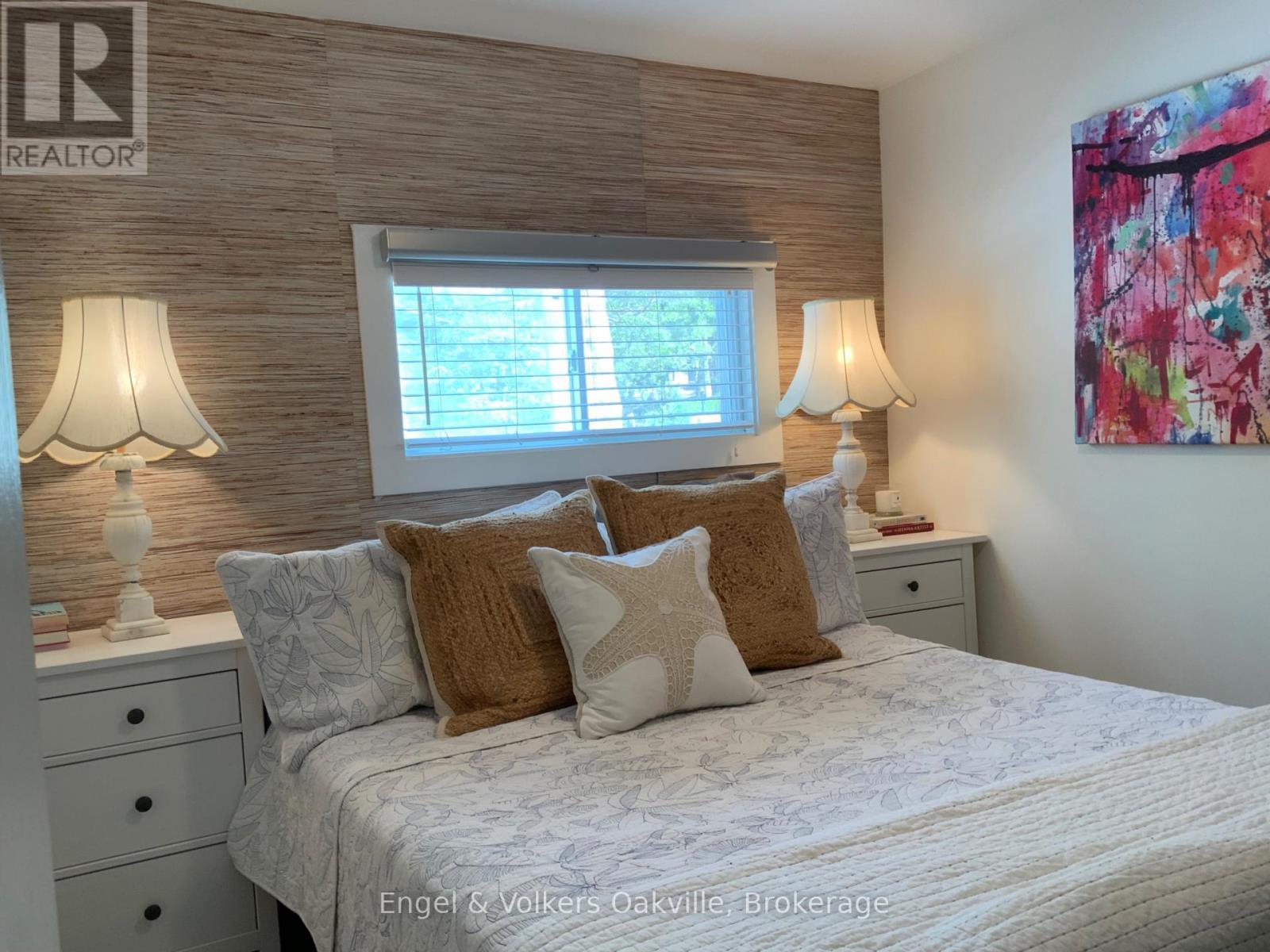 2234 Tiny Beaches Road S, Tiny, ON - Indoor Photo Showing Bedroom