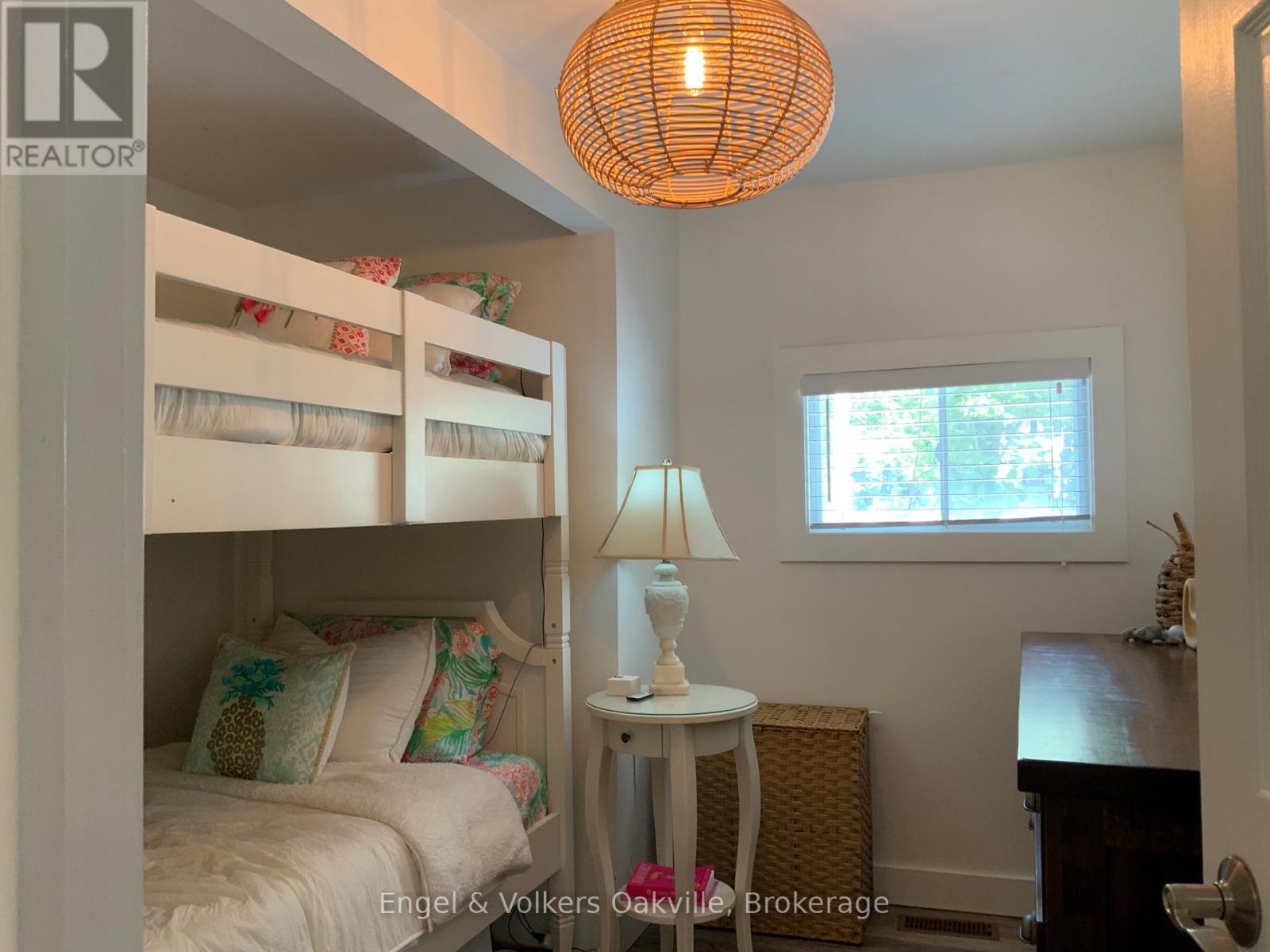 2234 Tiny Beaches Road S, Tiny, ON - Indoor Photo Showing Bedroom