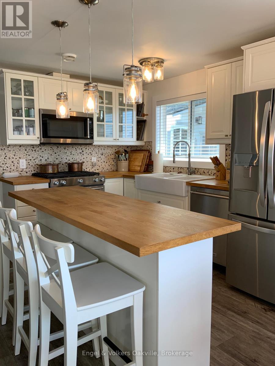 2234 Tiny Beaches Road S, Tiny, ON - Indoor