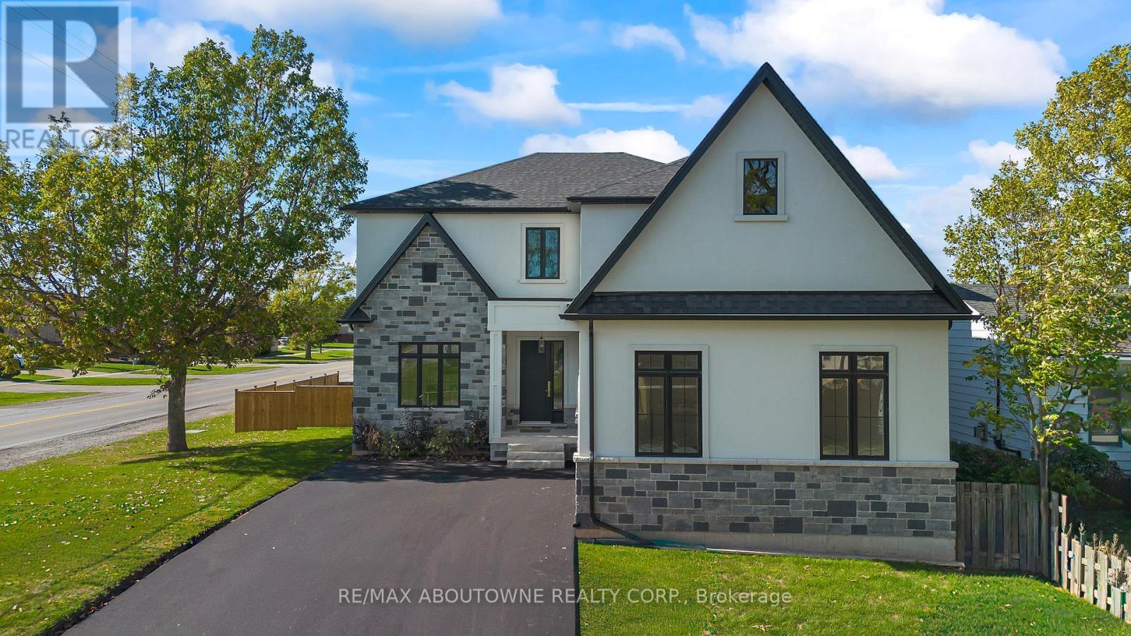 1 West Avenue, Hamilton, ON - Outdoor