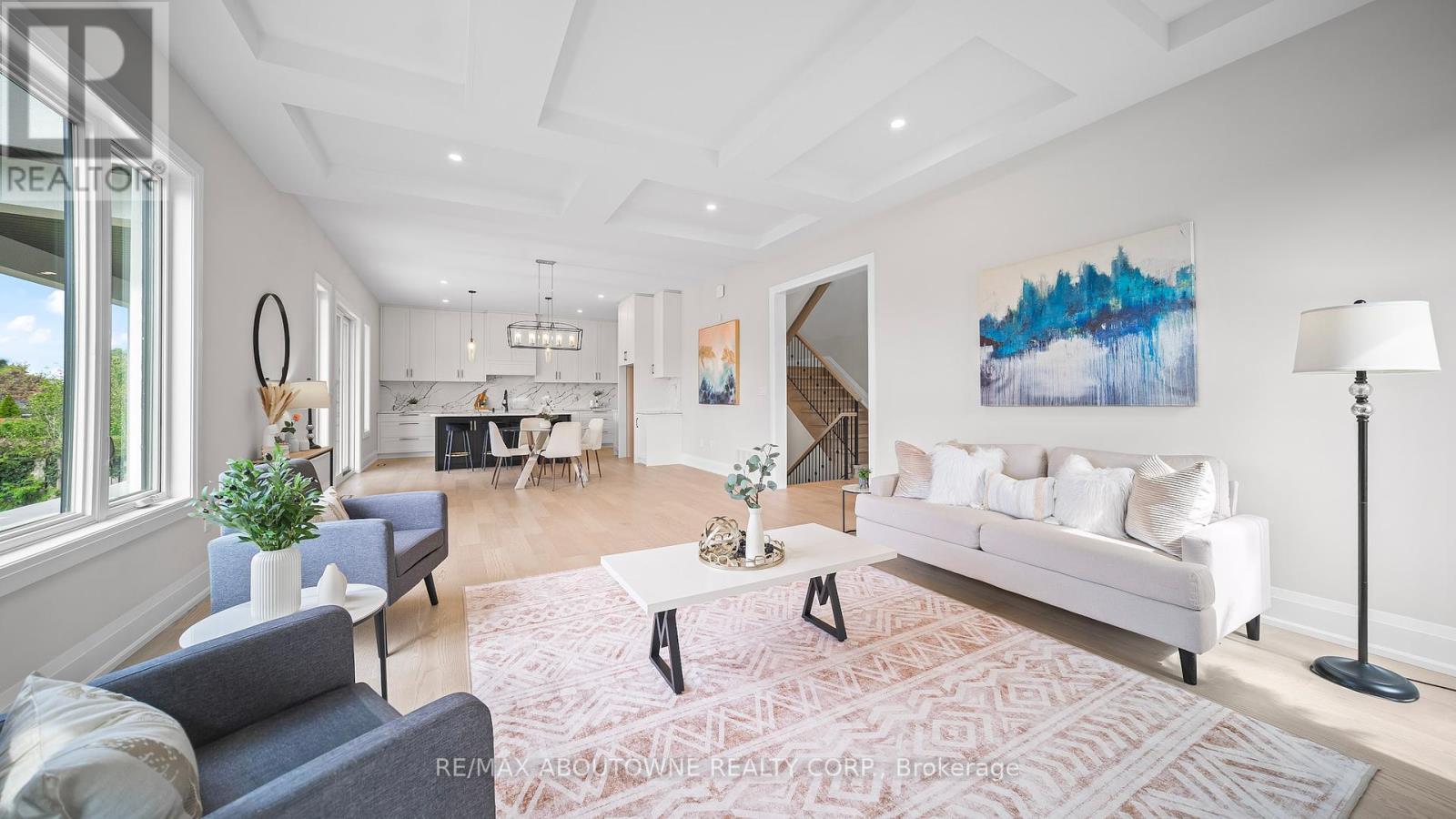 1 West Avenue, Hamilton, ON - Indoor Photo Showing Living Room
