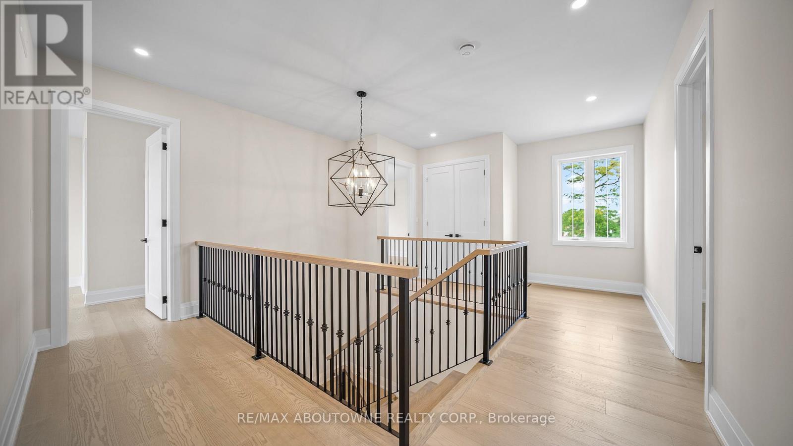 1 West Avenue, Hamilton, ON - Indoor Photo Showing Other Room