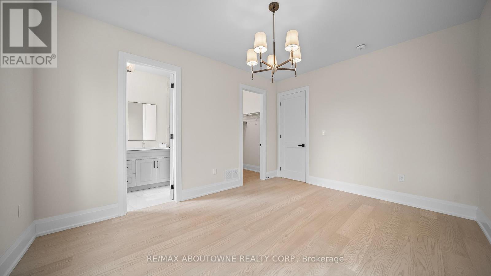 1 West Avenue, Hamilton, ON - Indoor Photo Showing Other Room