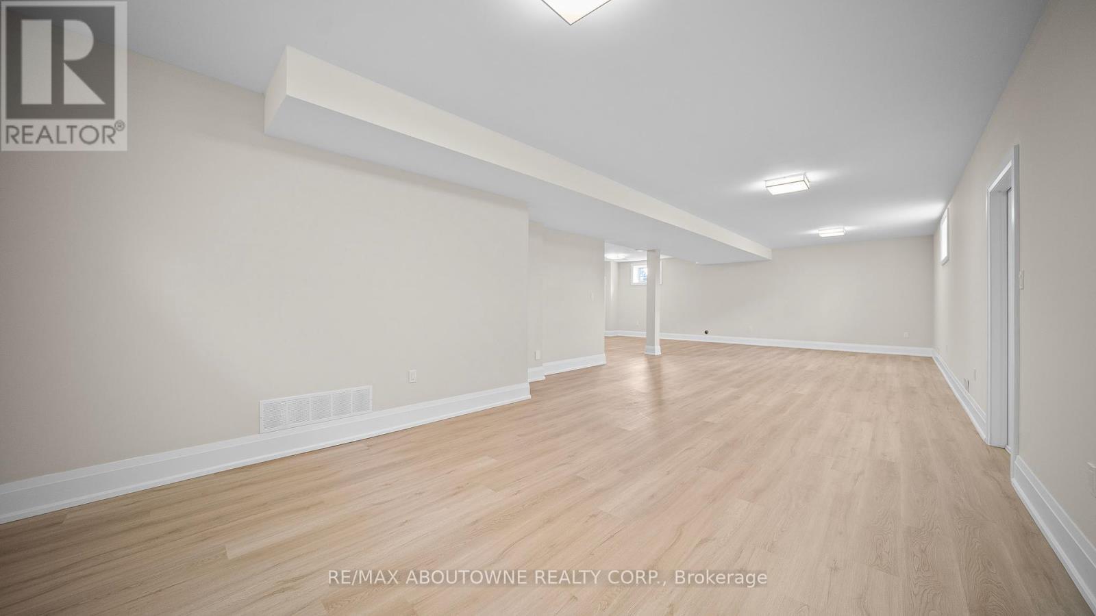 1 West Avenue, Hamilton, ON - Indoor Photo Showing Other Room