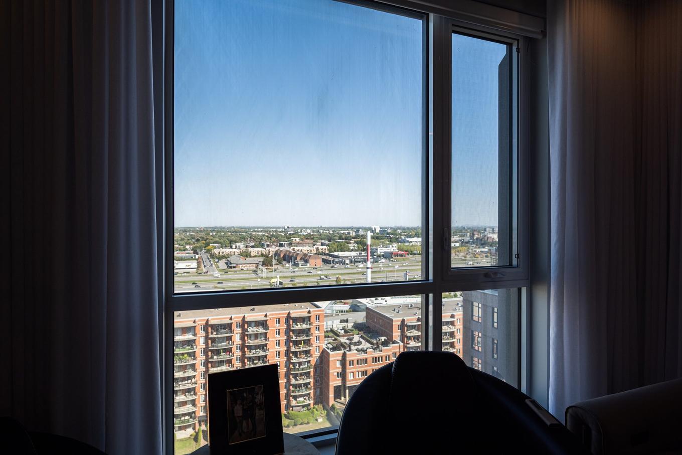 View - 1603-2835 Av. Du Cosmodôme, Laval (Chomedey), QC - Indoor Photo Showing Other Room