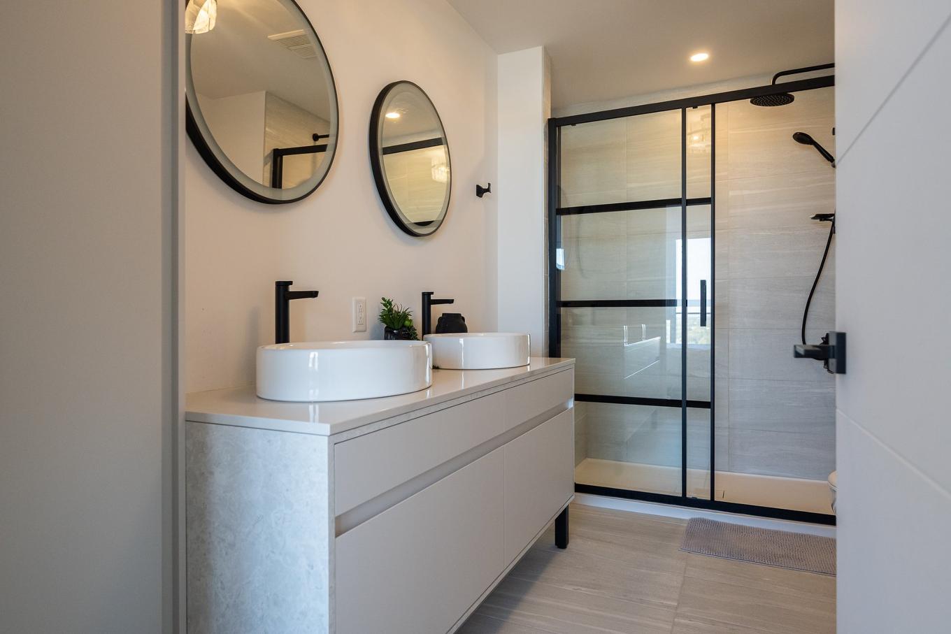 Ensuite bathroom - 1603-2835 Av. Du Cosmodôme, Laval (Chomedey), QC - Indoor Photo Showing Bathroom