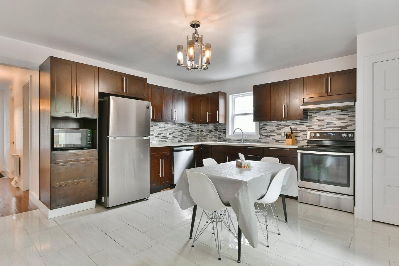 Cuisine - 231 - 235 Rue Vaillancourt, Saint-Jérôme, QC - Indoor