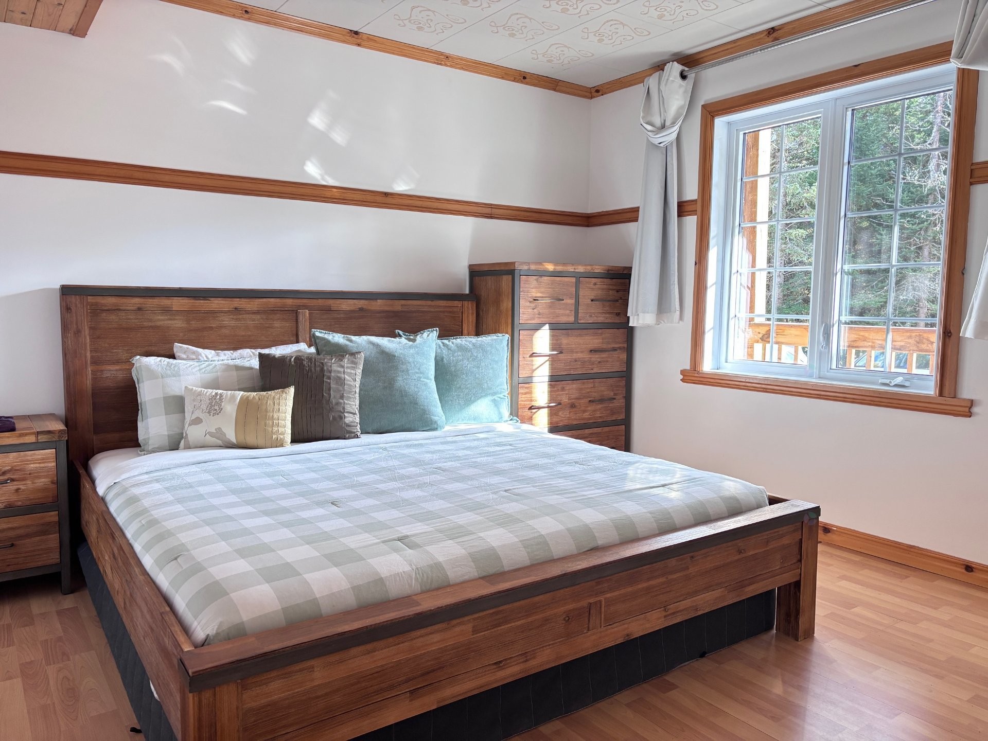 Bedroom - 649 Ch. Du Lac-Quenouille, Lac-Supérieur, QC - Indoor Photo Showing Bedroom