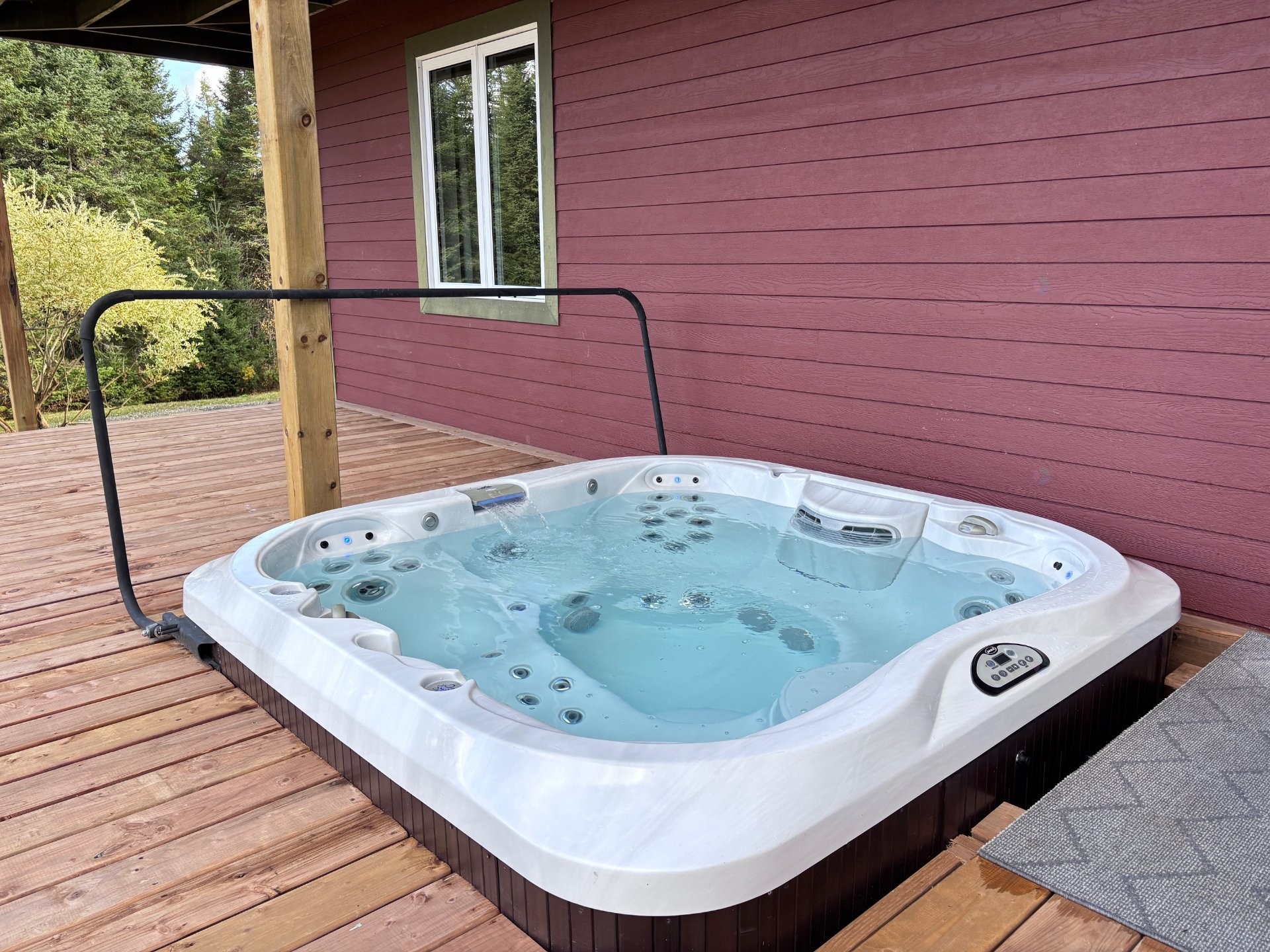 Spa - 649 Ch. Du Lac-Quenouille, Lac-Supérieur, QC - Outdoor With Exterior