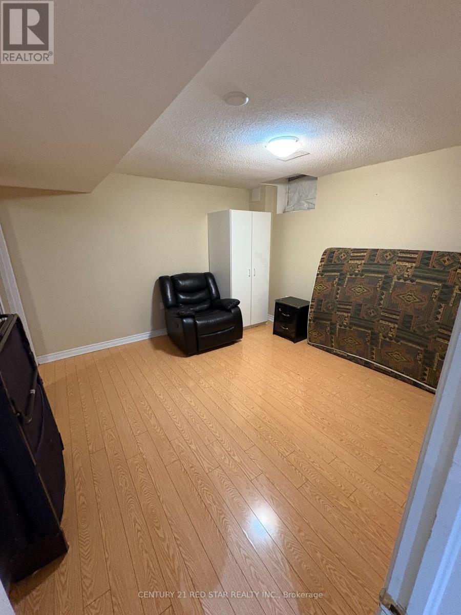 28 Junction Crescent, Brampton, ON - Indoor