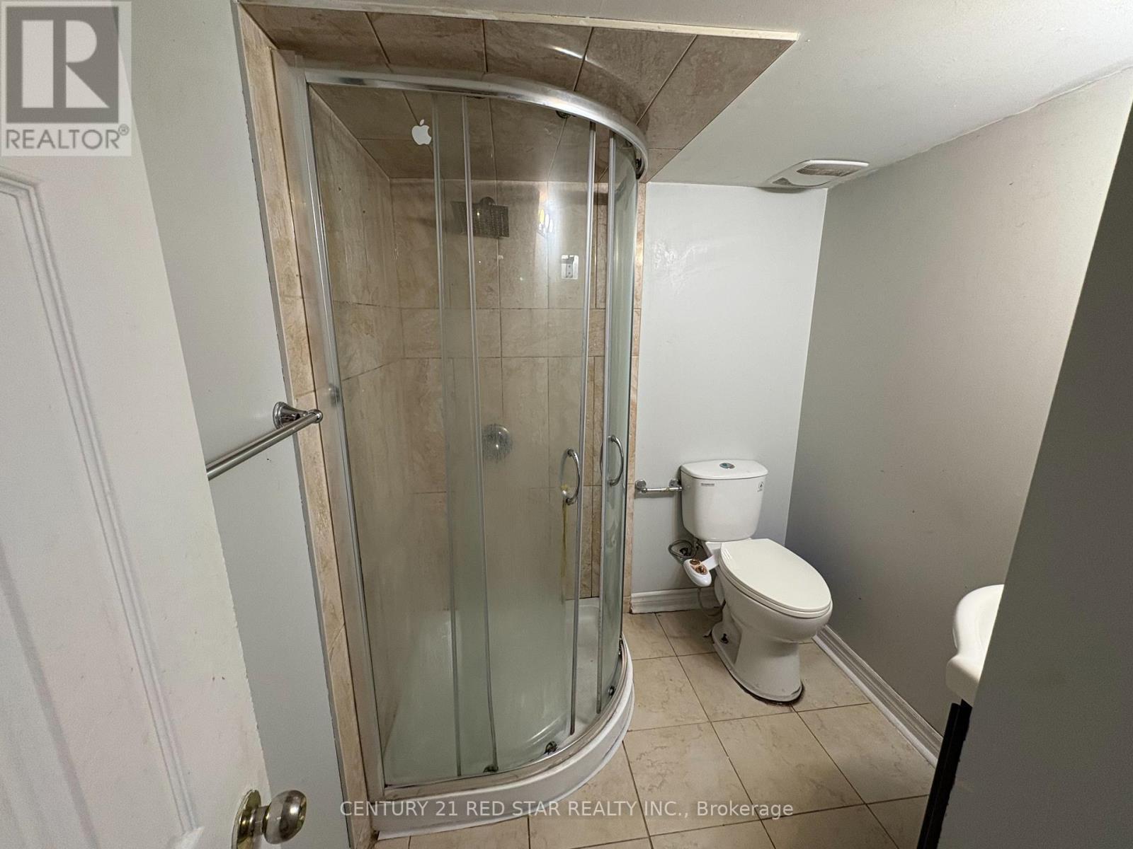 28 Junction Crescent, Brampton, ON - Indoor Photo Showing Bathroom