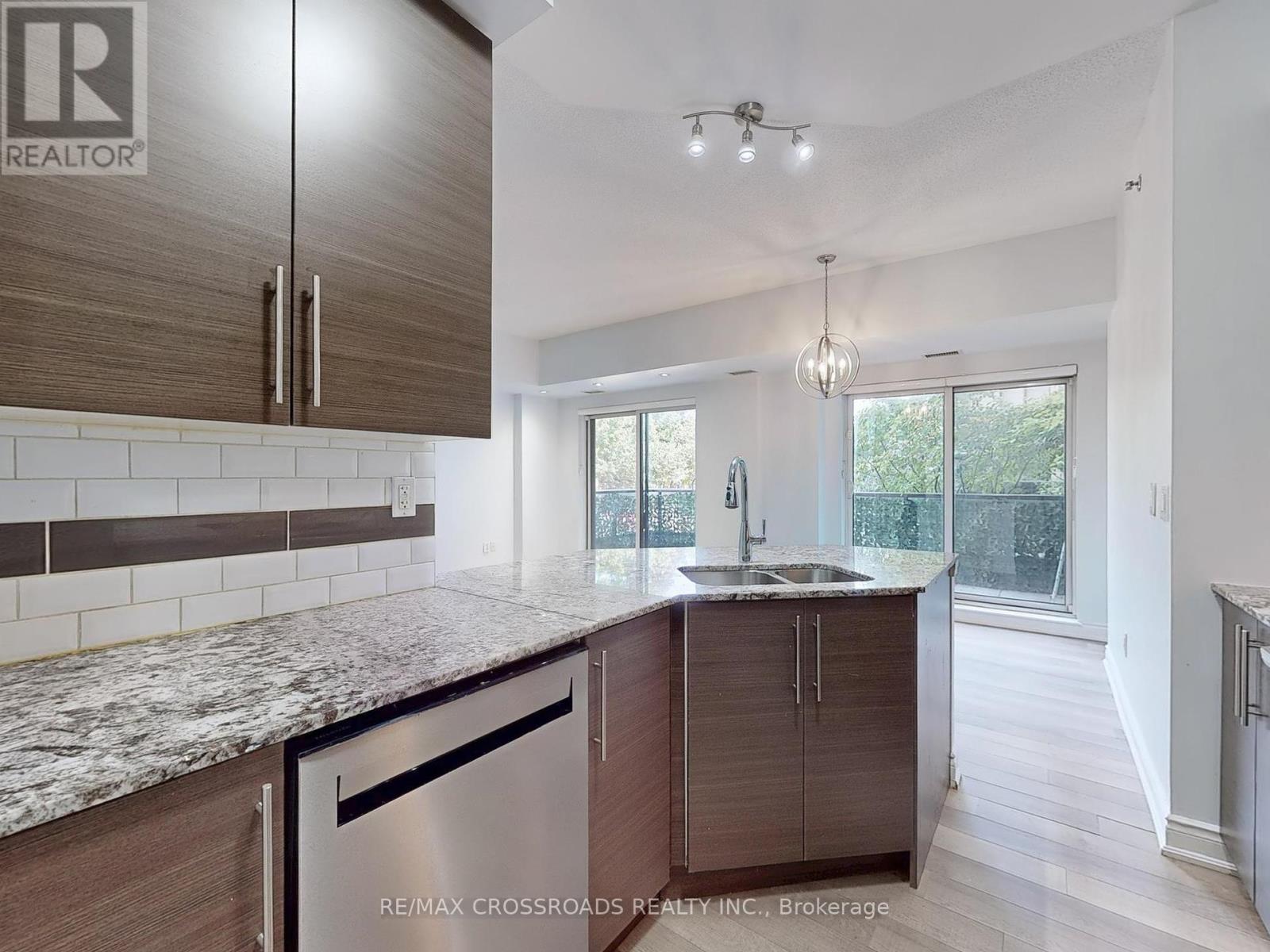 103 - 760 Sheppard Avenue W, Toronto, ON - Indoor Photo Showing Kitchen With Double Sink With Upgraded Kitchen