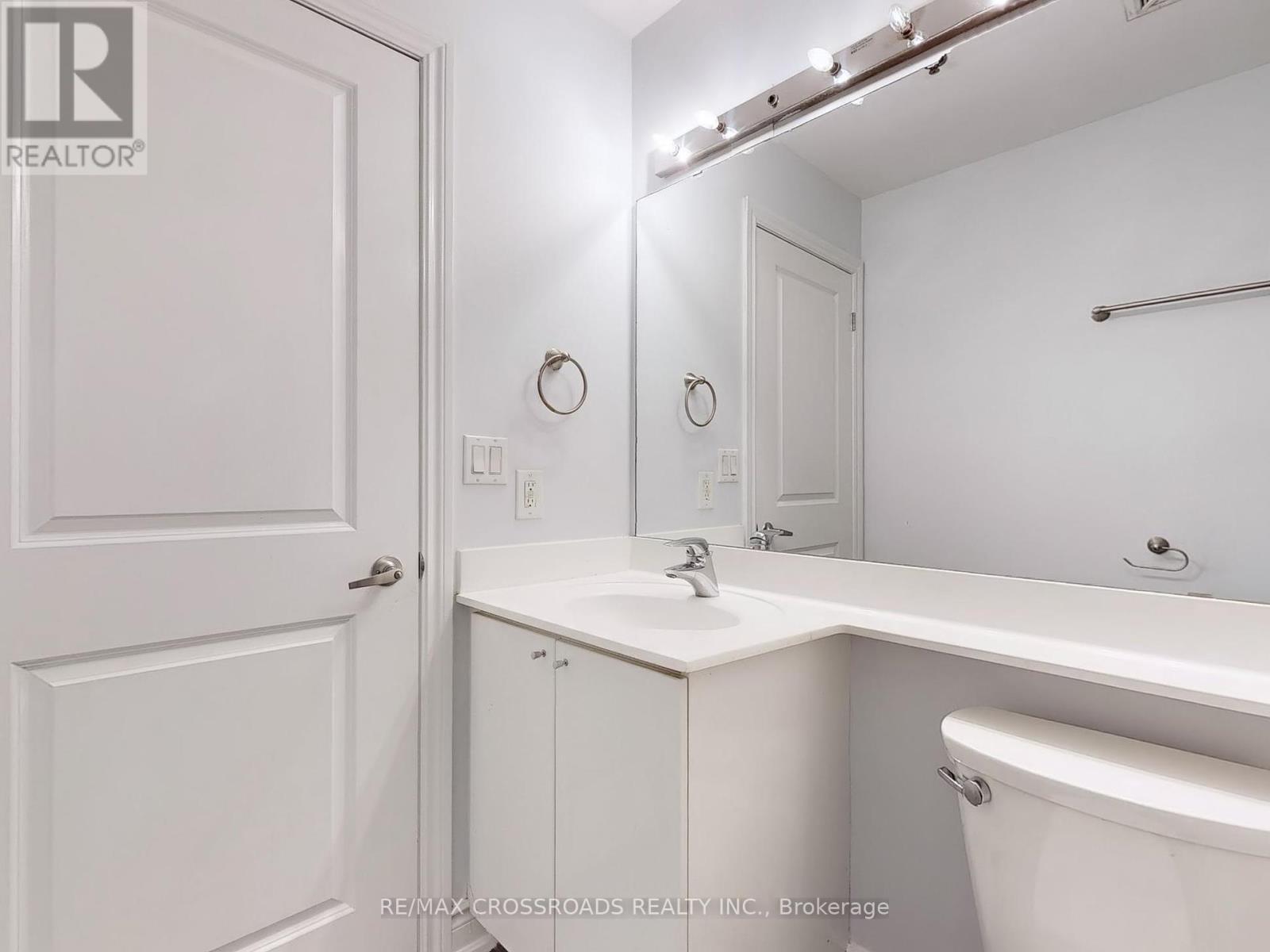 103 - 760 Sheppard Avenue W, Toronto, ON - Indoor Photo Showing Bathroom