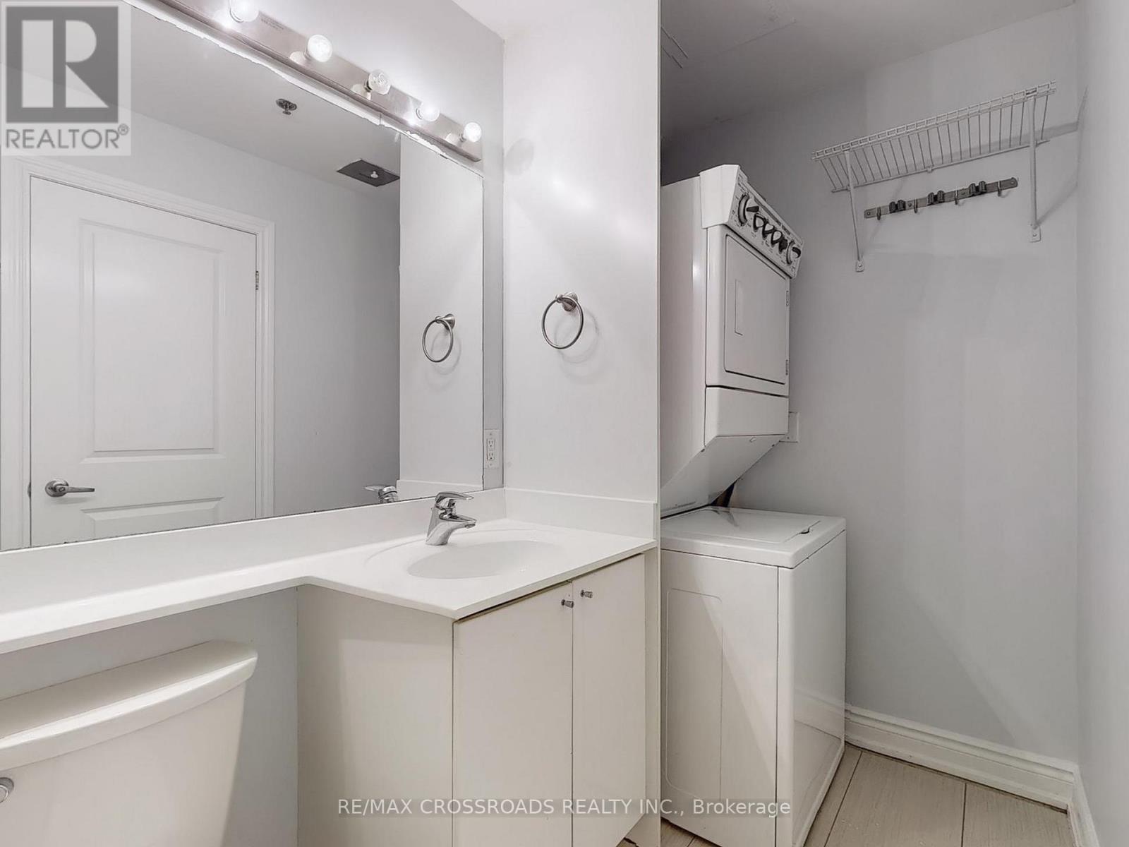 103 - 760 Sheppard Avenue W, Toronto, ON - Indoor Photo Showing Laundry Room