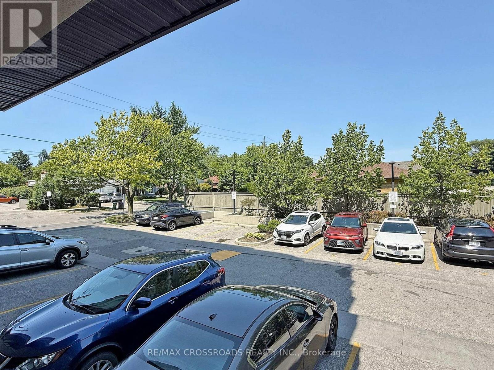 103 - 760 Sheppard Avenue W, Toronto, ON - Outdoor