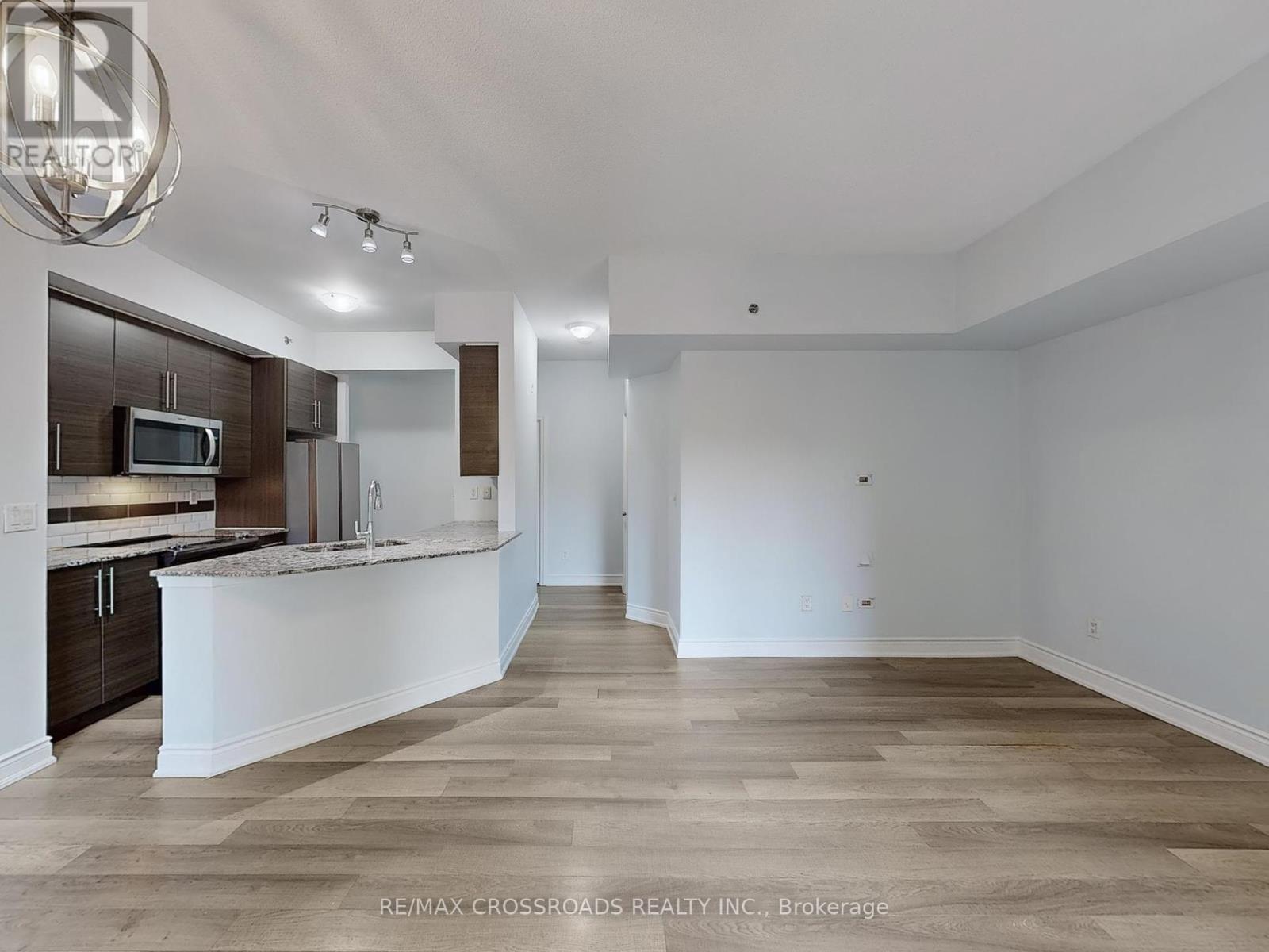 103 - 760 Sheppard Avenue W, Toronto, ON - Indoor Photo Showing Kitchen