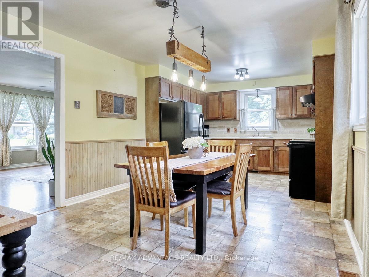 8 East Williams Street, North Middlesex (Nairn), ON - Indoor