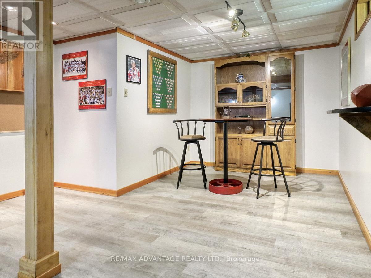 8 East Williams Street, North Middlesex (Nairn), ON - Indoor