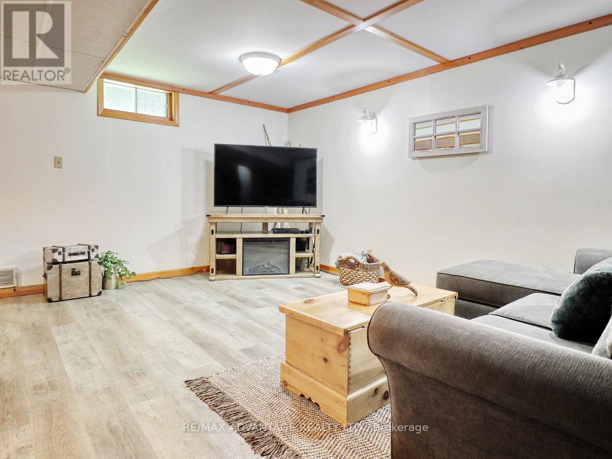 8 East Williams Street, North Middlesex (Nairn), ON - Indoor