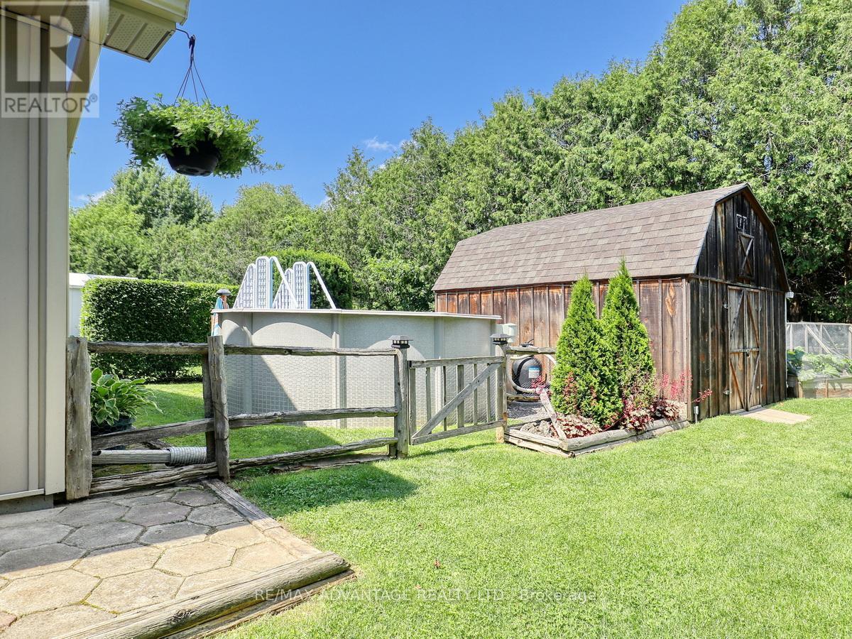 8 East Williams Street, North Middlesex (Nairn), ON - Outdoor