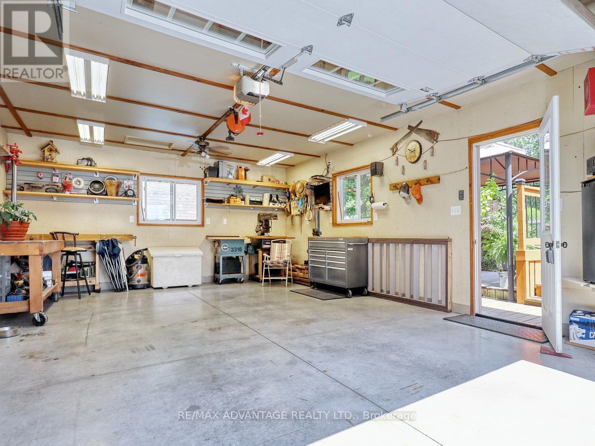 8 East Williams Street, North Middlesex (Nairn), ON - Indoor Photo Showing Garage