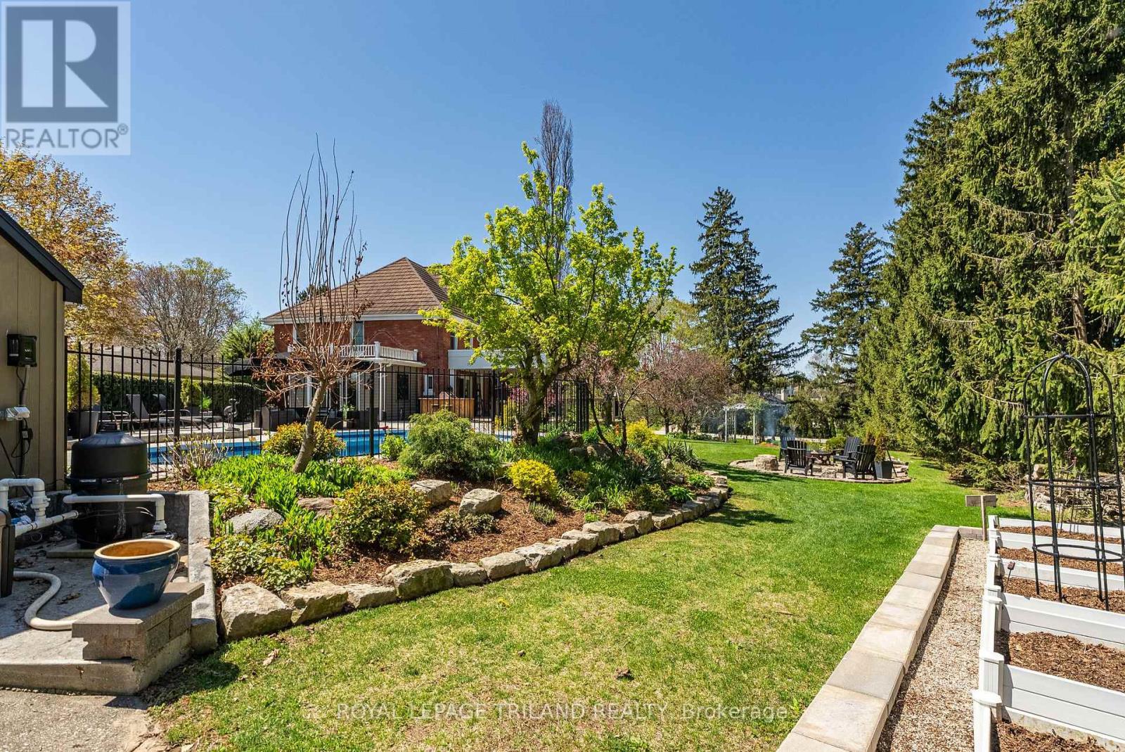 6058 Stone Church Road, Central Elgin (Union), ON - Outdoor