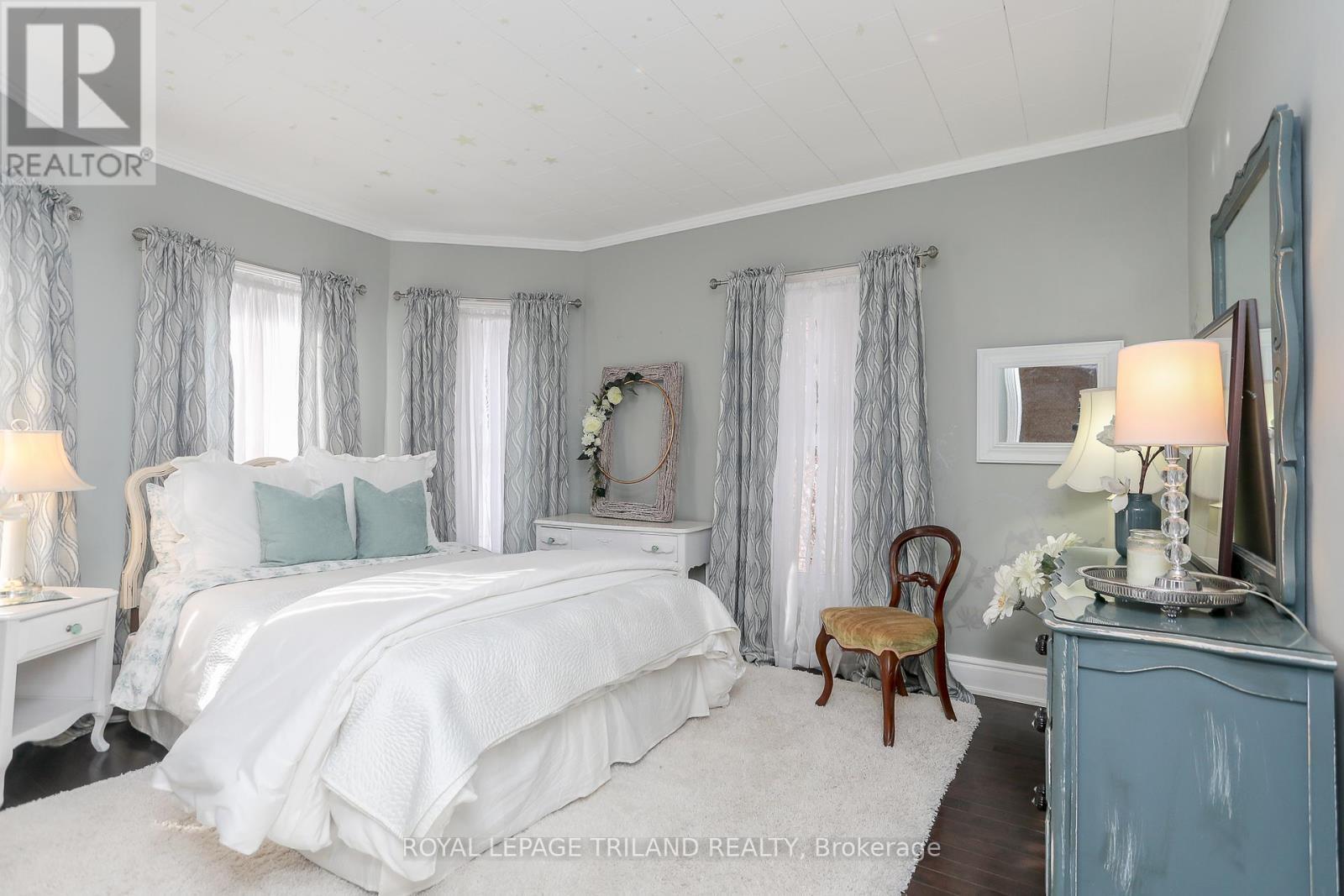 6058 Stone Church Road, Central Elgin (Union), ON - Indoor Photo Showing Bedroom