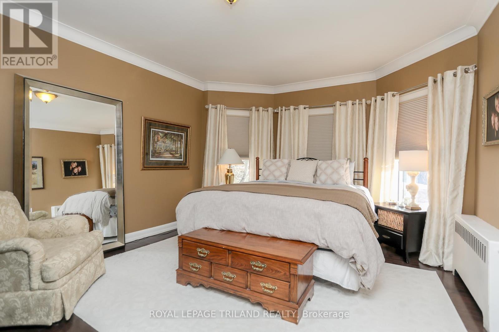 6058 Stone Church Road, Central Elgin (Union), ON - Indoor Photo Showing Bedroom