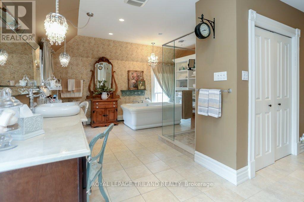 6058 Stone Church Road, Central Elgin (Union), ON - Indoor Photo Showing Bathroom