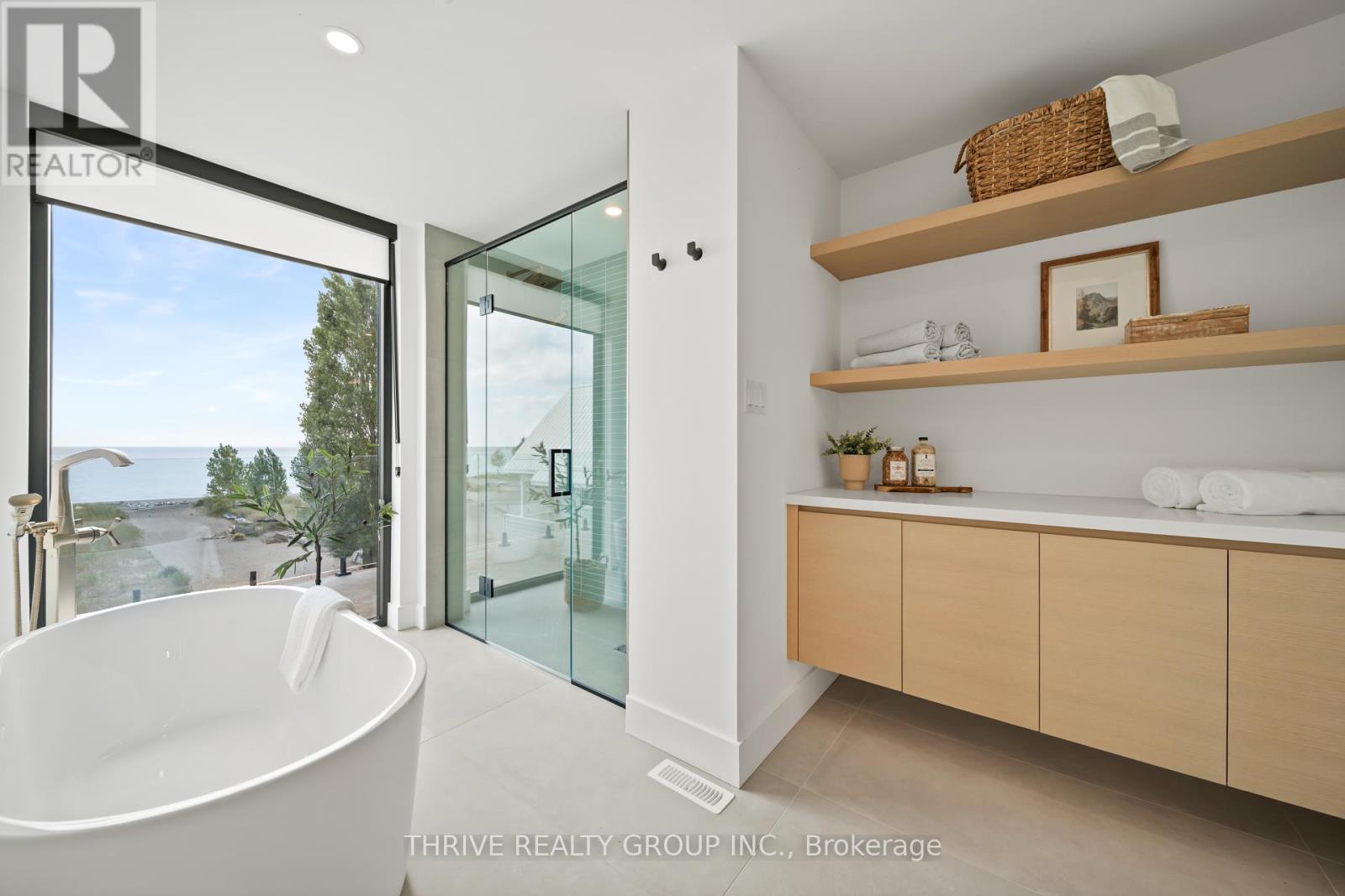 Ensuite bathroom - 416 Edith Cavell Boulevard, Central Elgin (Port Stanley), ON - Indoor Photo Showing Bathroom