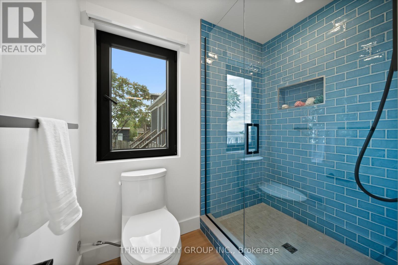 Jack n Jill - 416 Edith Cavell Boulevard, Central Elgin (Port Stanley), ON - Indoor Photo Showing Bathroom