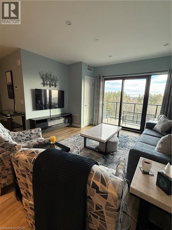 525 New Dundee Road Unit# 715, Kitchener, ON - Indoor Photo Showing Living Room