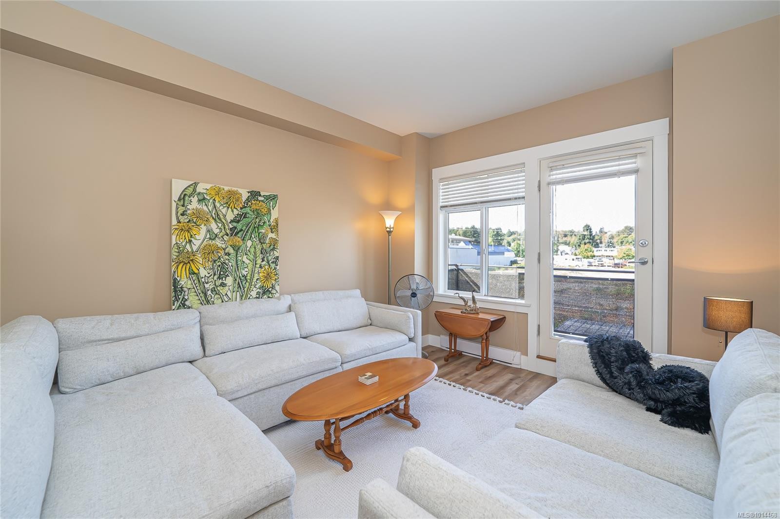 206-5822 Garden St, Duncan, BC - Indoor Photo Showing Living Room