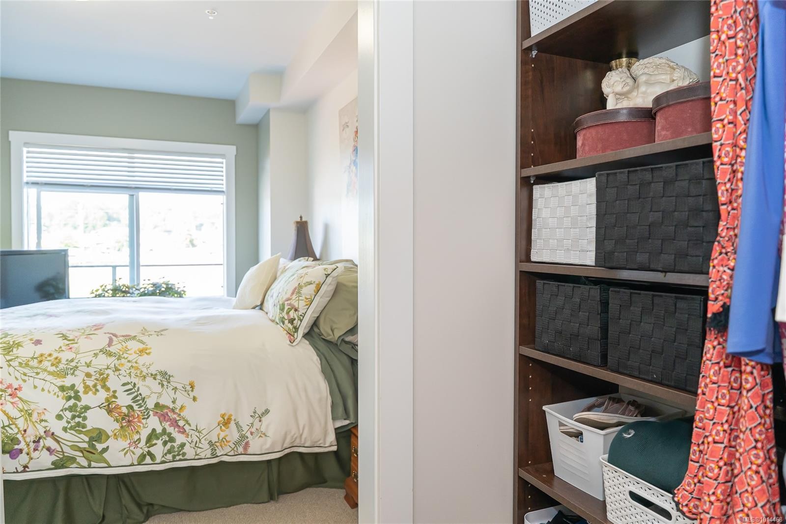 206-5822 Garden St, Duncan, BC - Indoor Photo Showing Bedroom