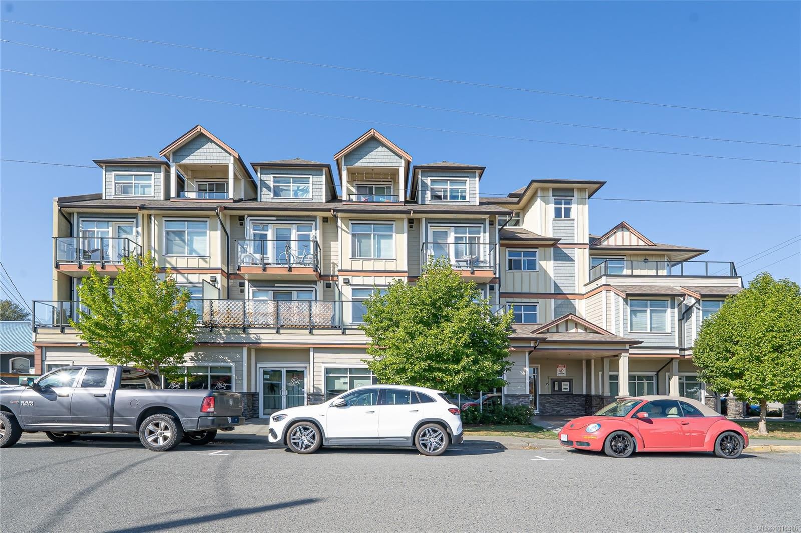 206-5822 Garden St, Duncan, BC - Outdoor With Balcony With Facade