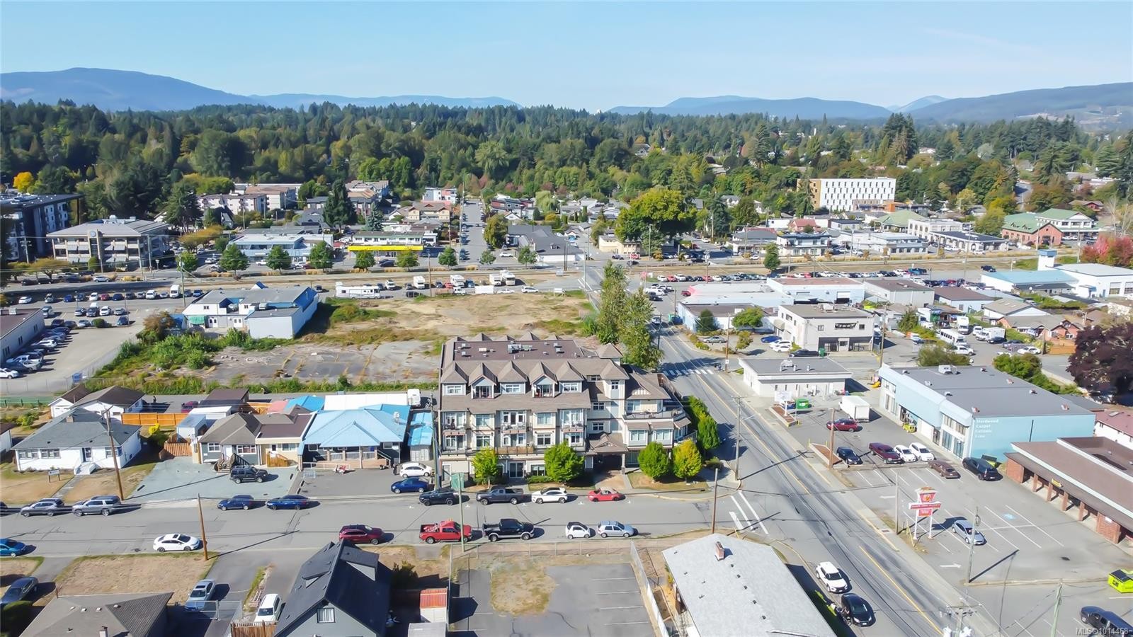 206-5822 Garden St, Duncan, BC - Outdoor With View