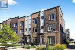 520 OZAWA PRIVATE  Ottawa, ON K1K 4Z8