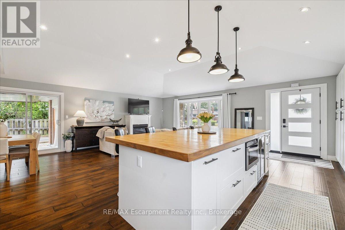 755 Parker Crescent, Burlington (Brant), ON - Indoor