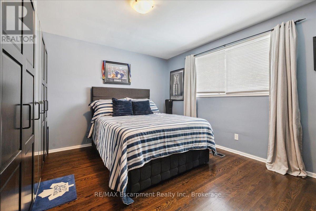 755 Parker Crescent, Burlington (Brant), ON - Indoor Photo Showing Bedroom