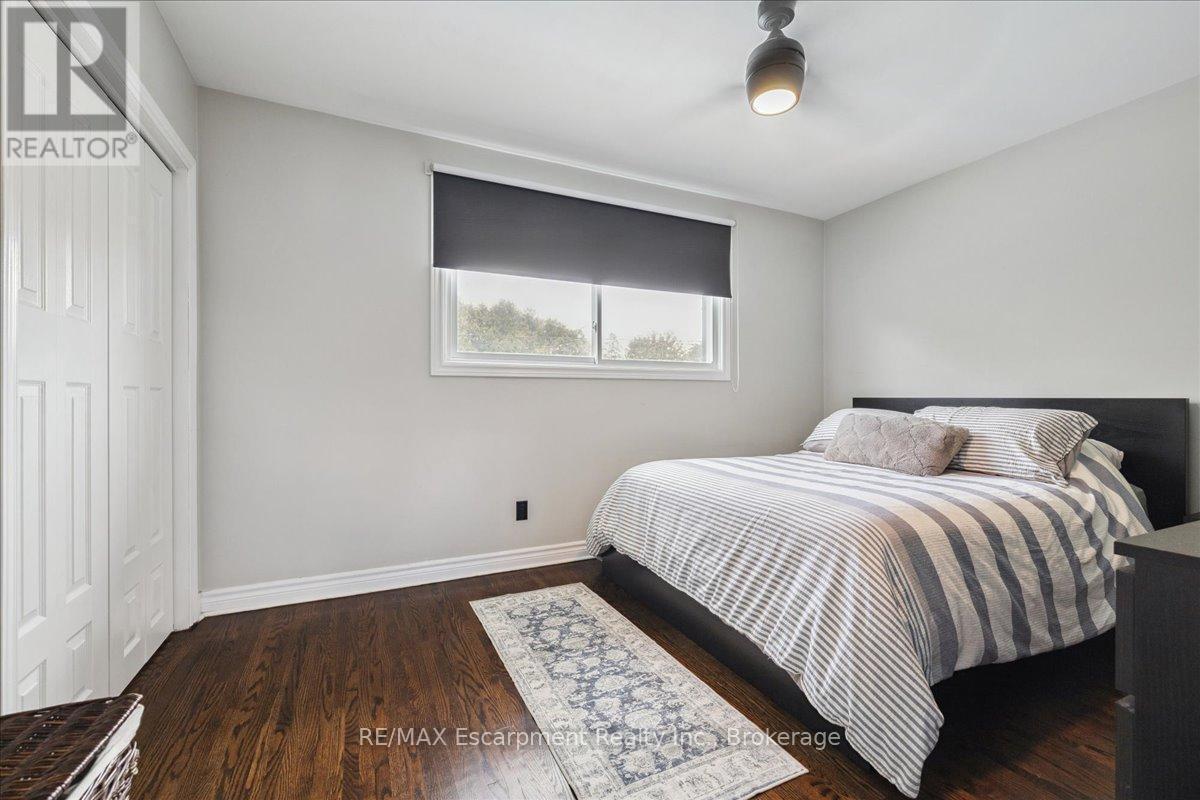 755 Parker Crescent, Burlington (Brant), ON - Indoor Photo Showing Bedroom