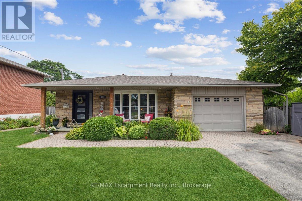 755 Parker Crescent, Burlington (Brant), ON - Outdoor