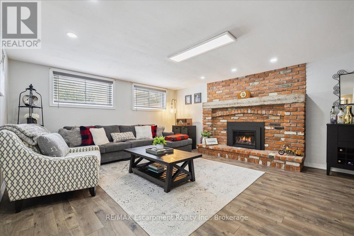 755 Parker Crescent, Burlington (Brant), ON - Indoor Photo Showing Living Room With Fireplace